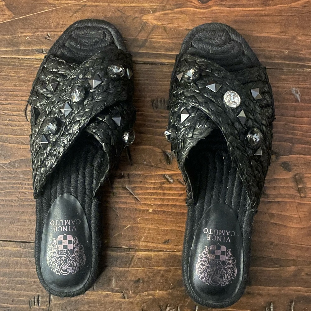 VINCE CAMUTO JERMINDI EMBELLISHED ESPADRILLE SLIDE SANDAL IN BLACK 37 1/2